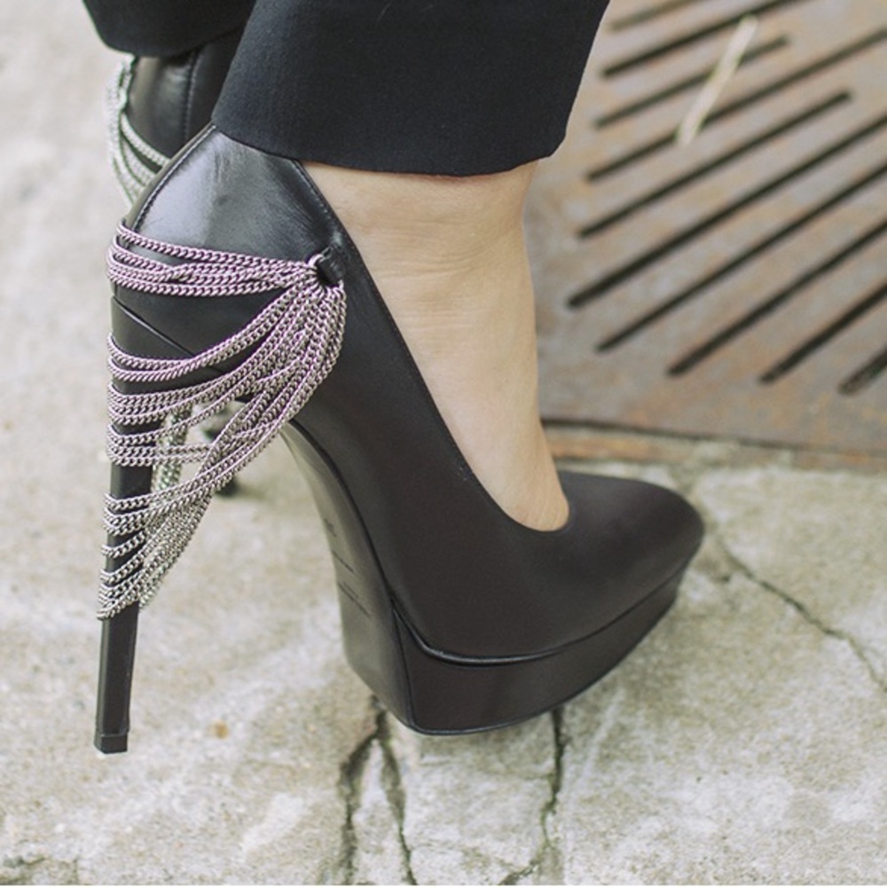 Saint Laurent Janis Chain Platform Pumps
